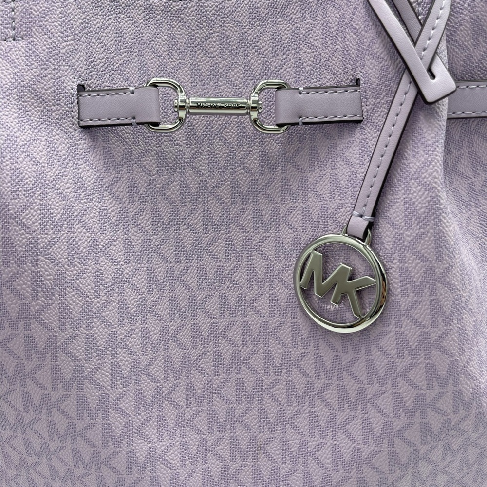 MICHAEL KORS Carson Large Signature Logo CZ Shoulder Tote Bag
Light Quartz
NWT - Picture 13 of 16